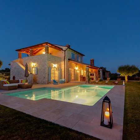 Villa Rajski Dvori Sveti Lovreč Pazenatički Екстериор снимка