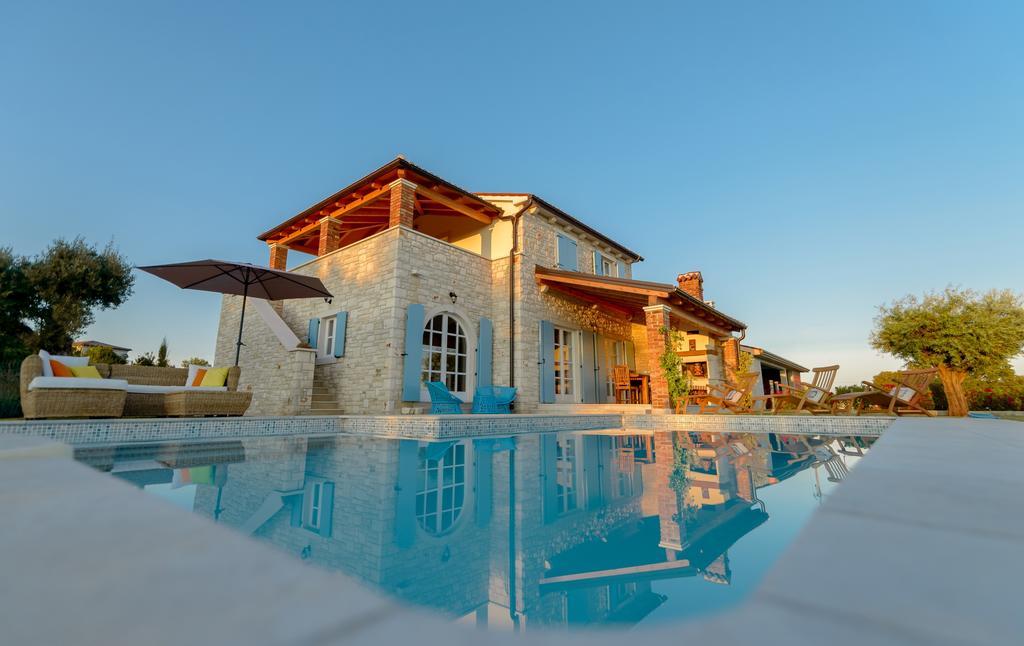 Villa Rajski Dvori Sveti Lovreč Pazenatički Екстериор снимка